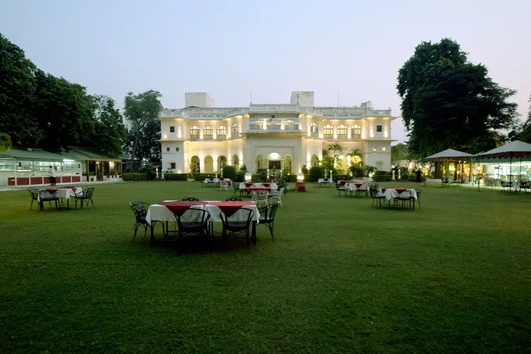 Hari Mahal Luxury Suits Room
