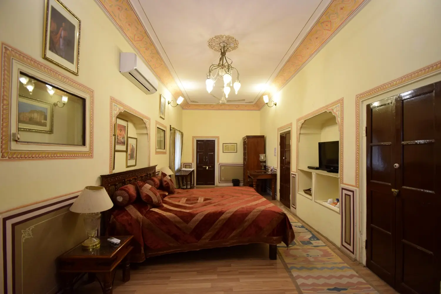 Hari Mahal Luxury Suits Room gallery 4