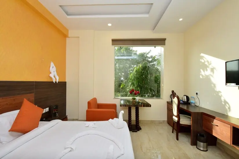 Hotel Black Hole Bhaskar